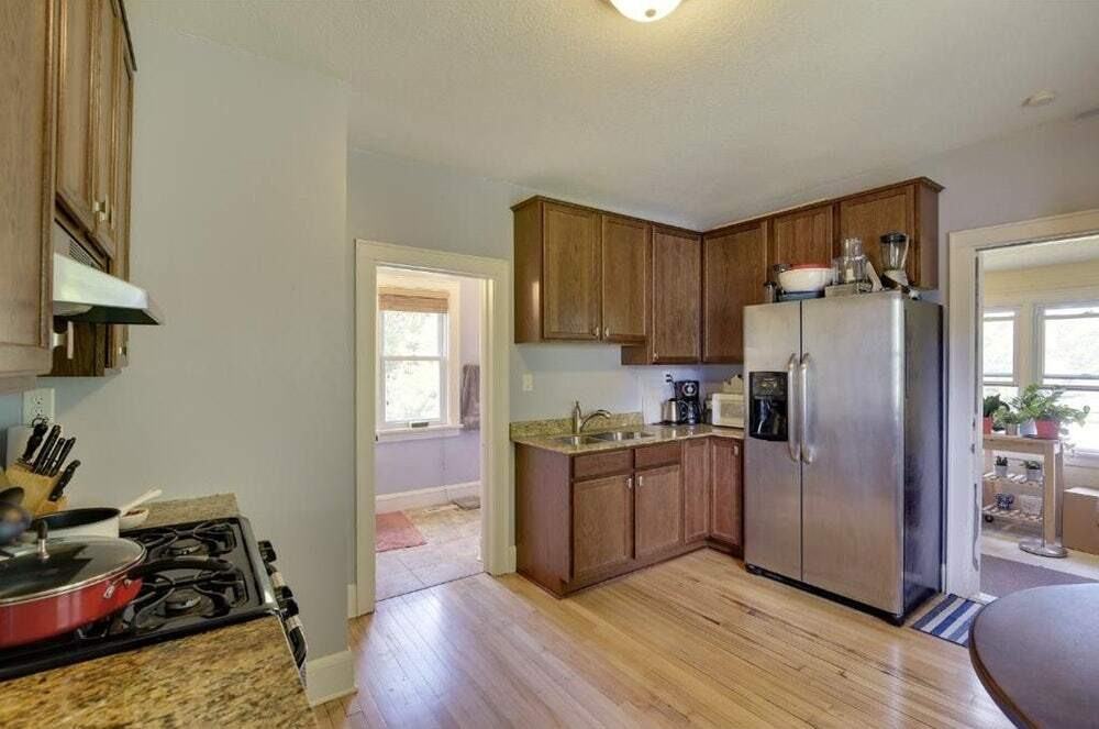 711 University Ave Ne #1 - Photo 3 of 11