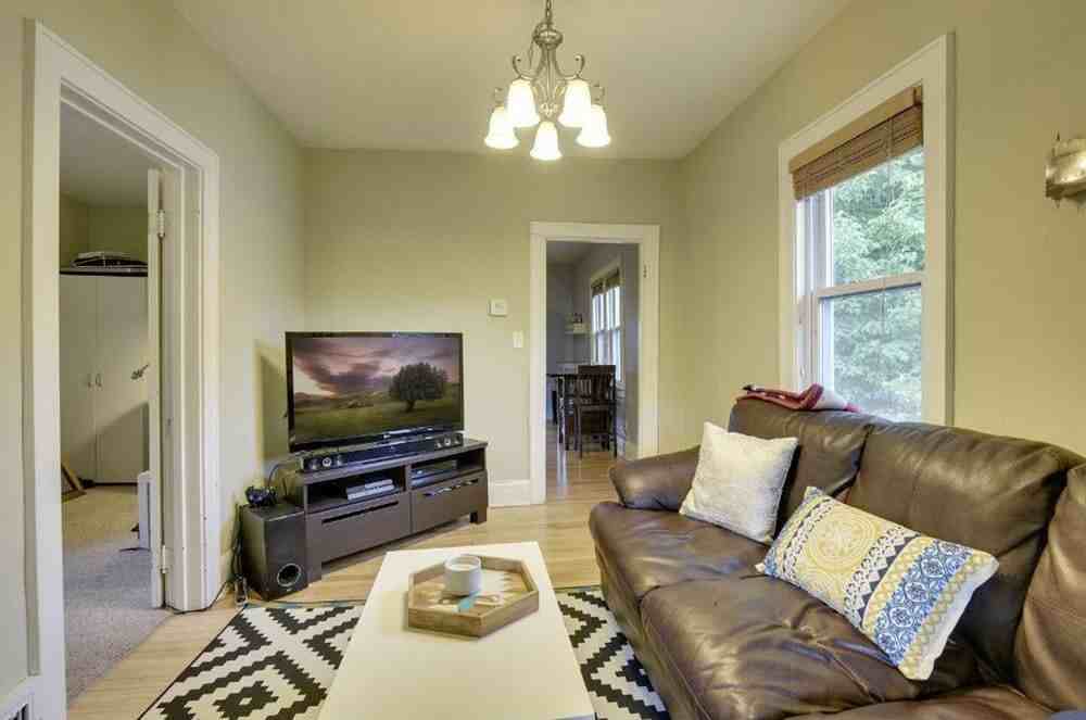 711 University Ave Ne #1 - Photo 4 of 11