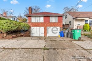featured image of 6115 Northeast Clackamas Street