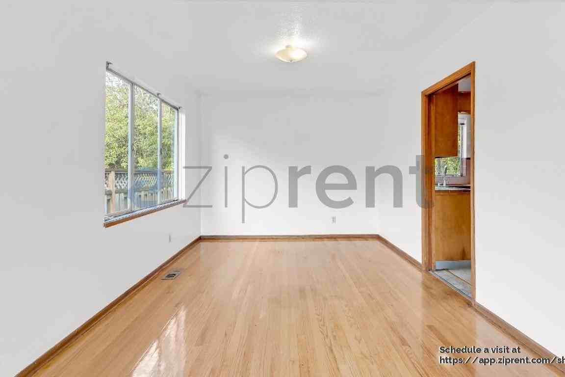 6115 Ne Clackamas St - Photo 4 of 21