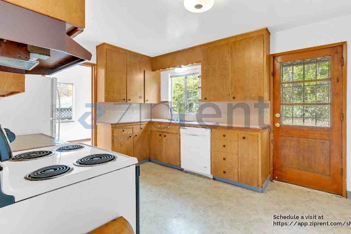 6115 Ne Clackamas St - Photo 7 of 21