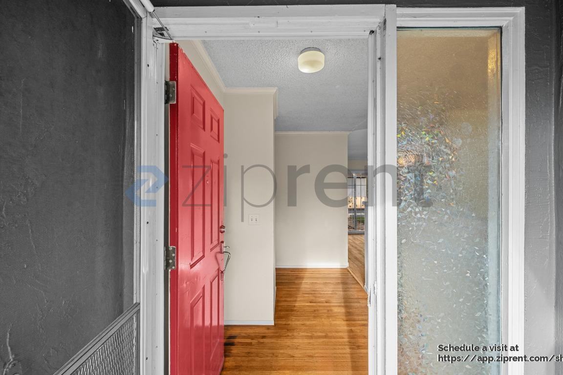 1323 Harwood St - Photo 5 of 20