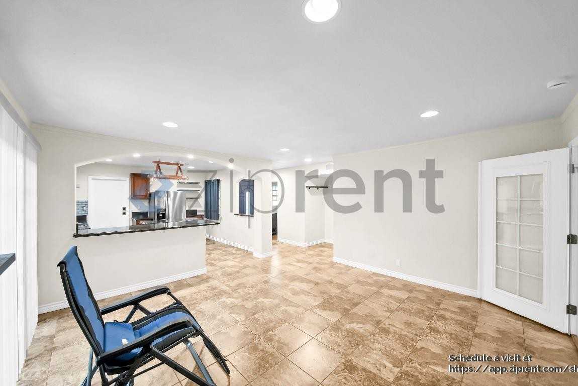 2335 Logan St - Photo 6 of 31