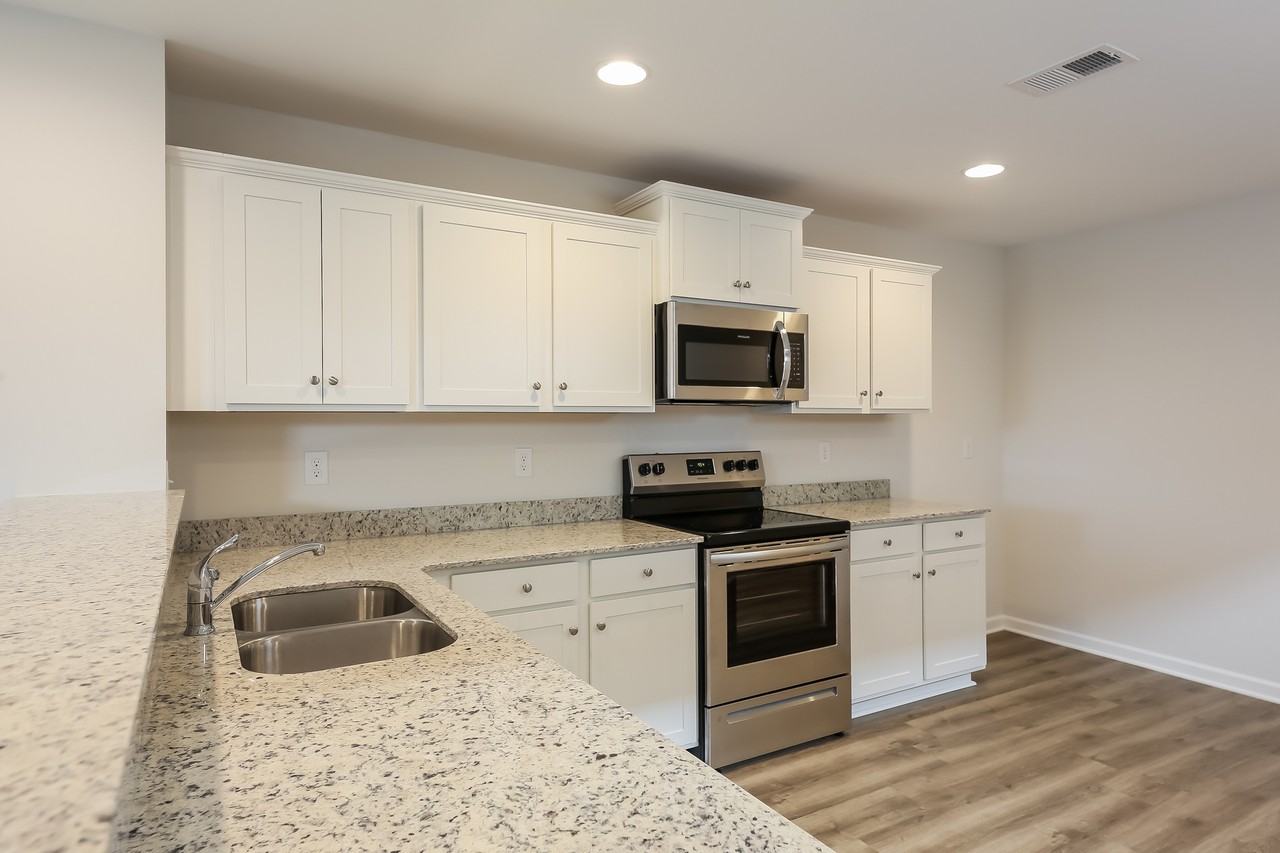 333 Noble Ln - Photo 6 of 23