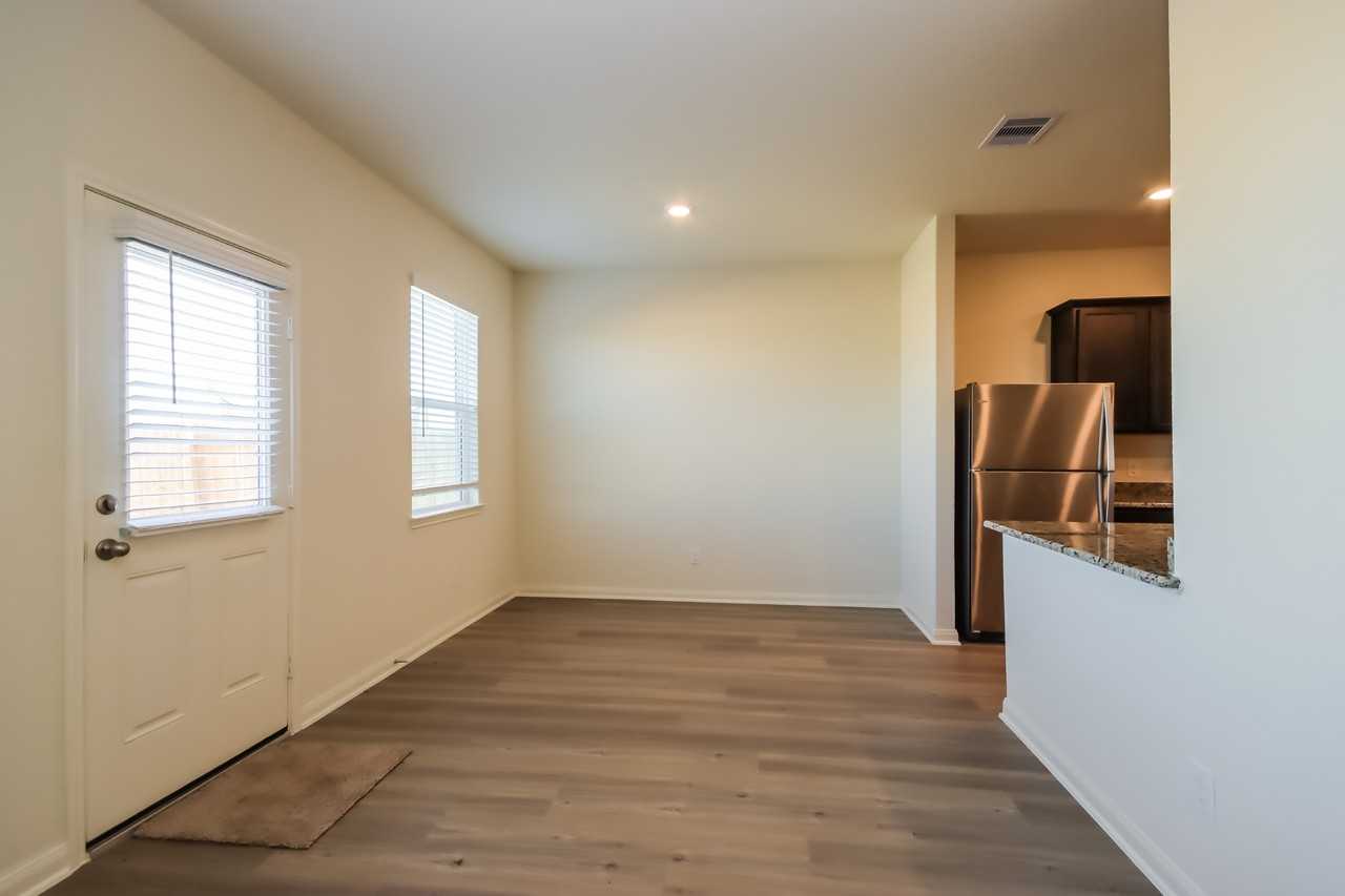 5819 Littoral Rd - Photo 5 of 19