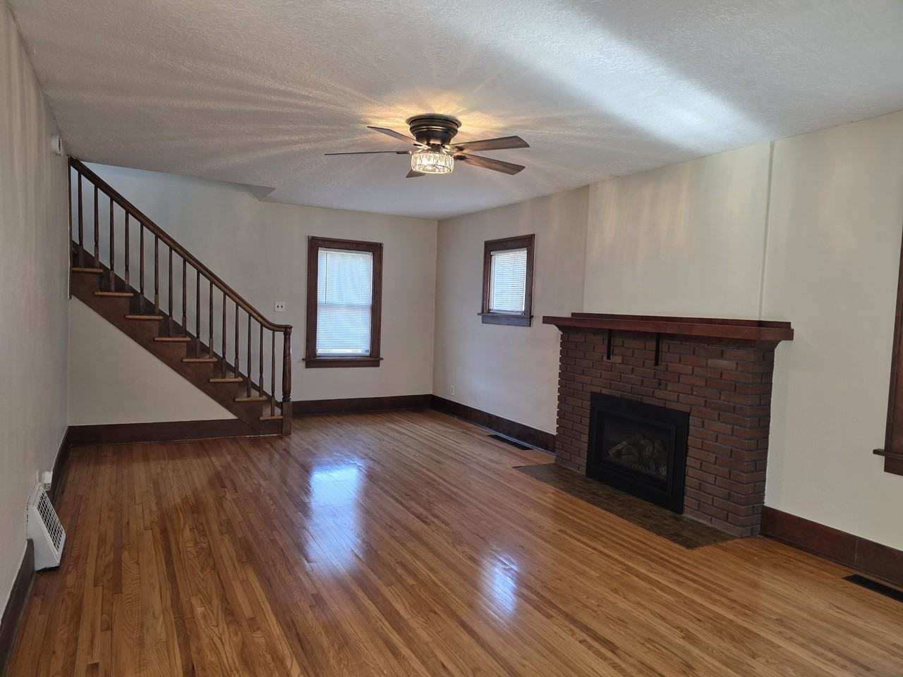 3135 Grandview Boulevard - Photo 2 of 11