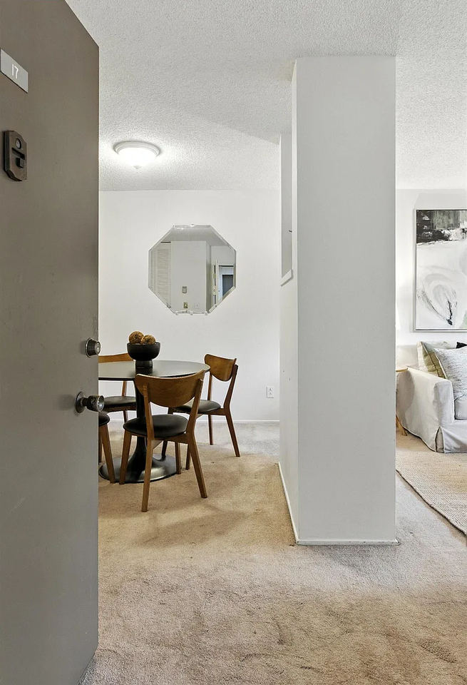 2730 Oak Rd - Photo 3 of 12