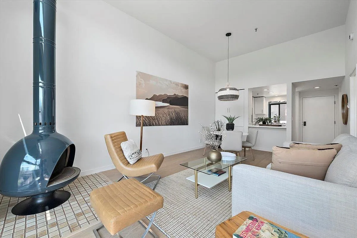 4250 El Camino Real - Photo 3 of 19