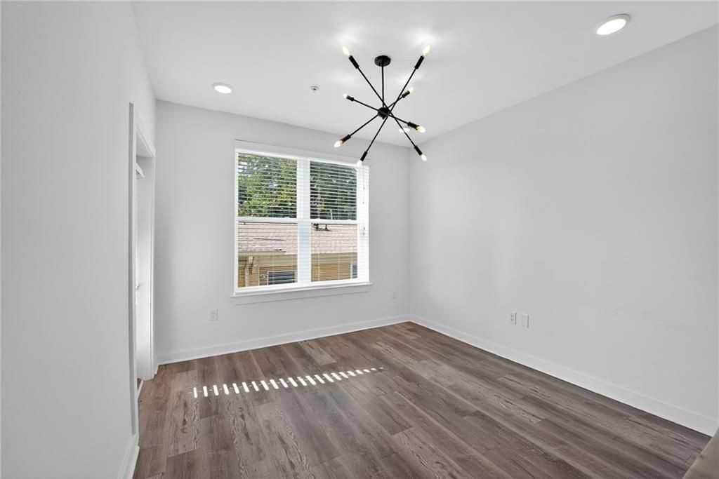 525 Parkway Drive - Photo 2 of 15