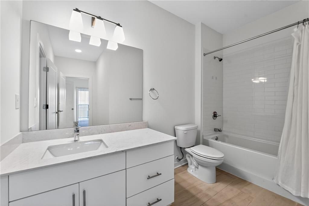 525 Parkway Drive - Photo 6 of 15