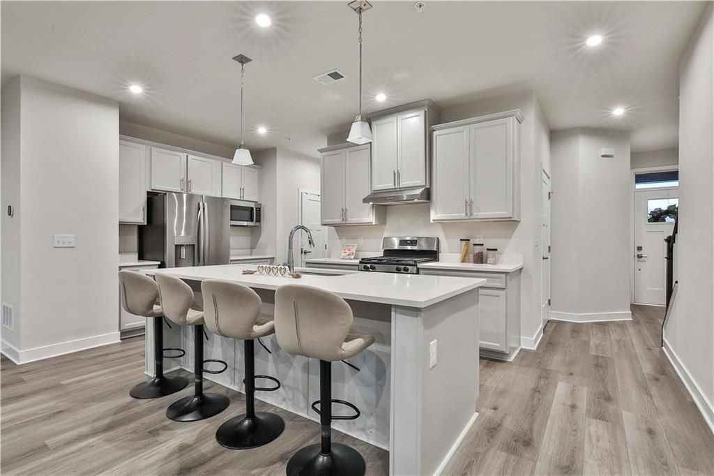 550 Thatch Ter - Photo 2 of 11