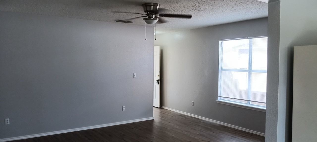 7802 Elk Dr - Photo 4 of 13