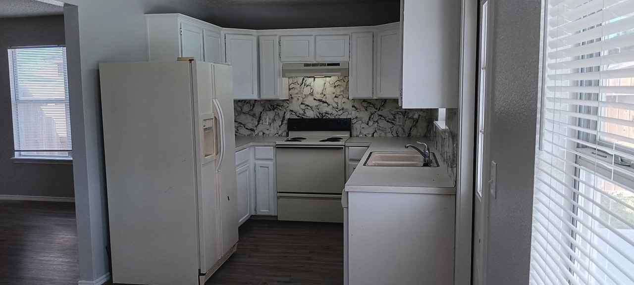 7802 Elk Dr - Photo 5 of 13