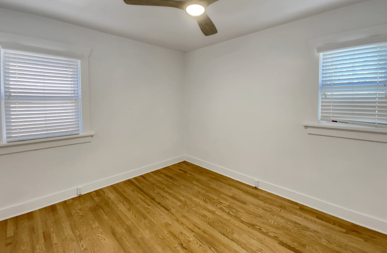 755 Es - Photo 3 of 19