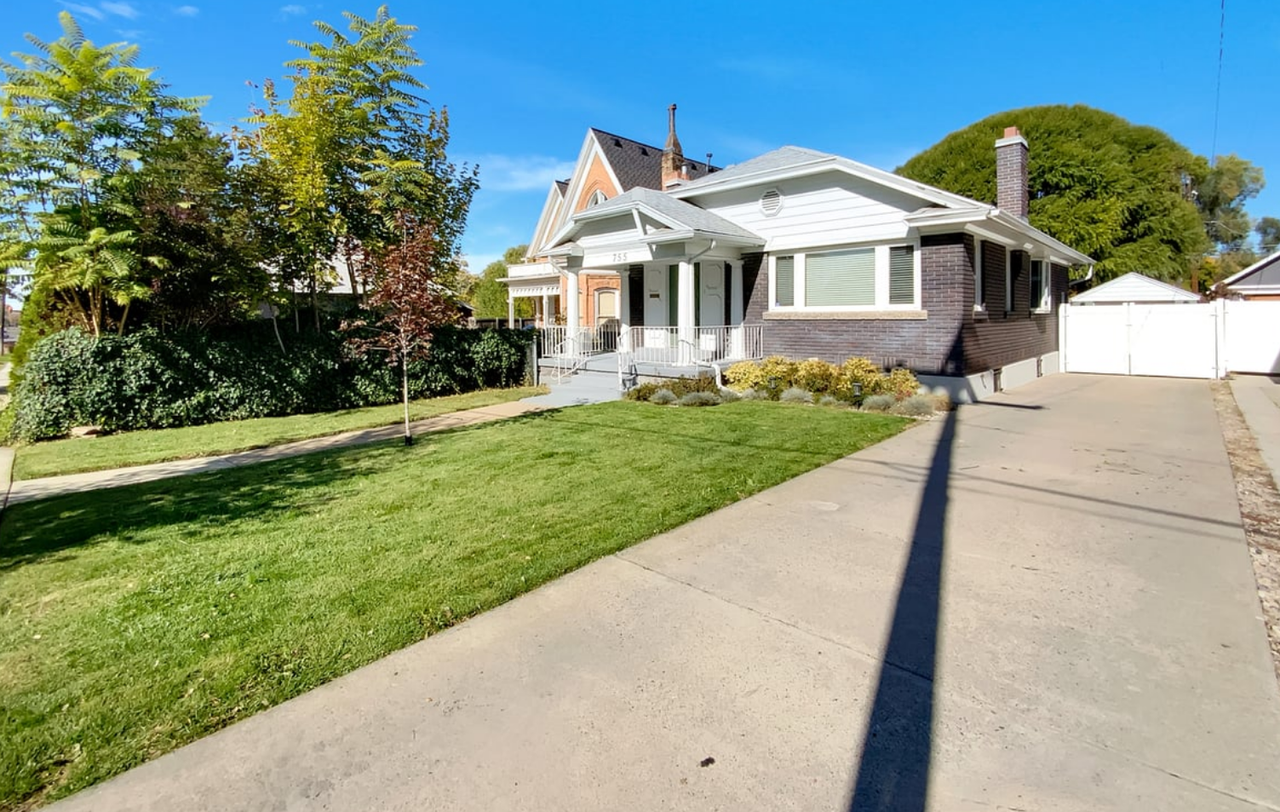 755 Es - Photo 7 of 19