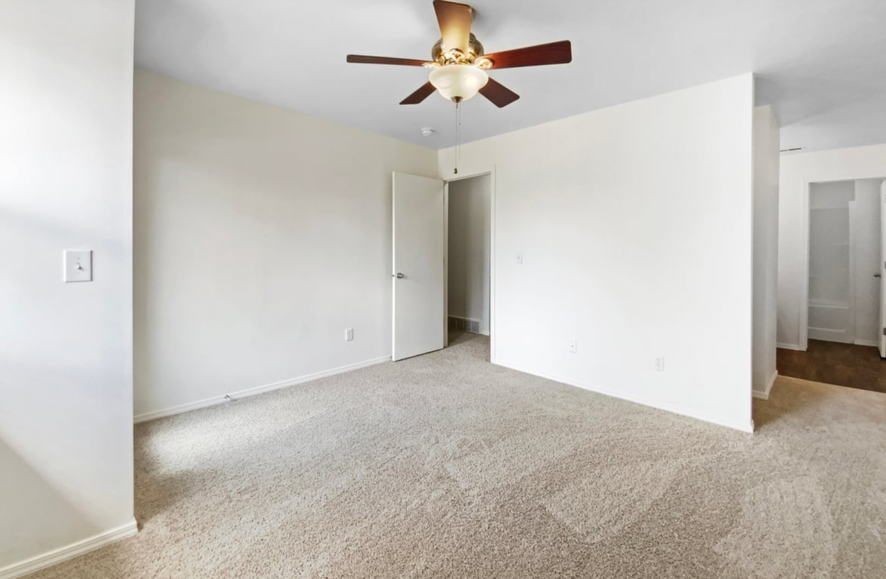 6647 West Merlot Way - Photo 3 of 17