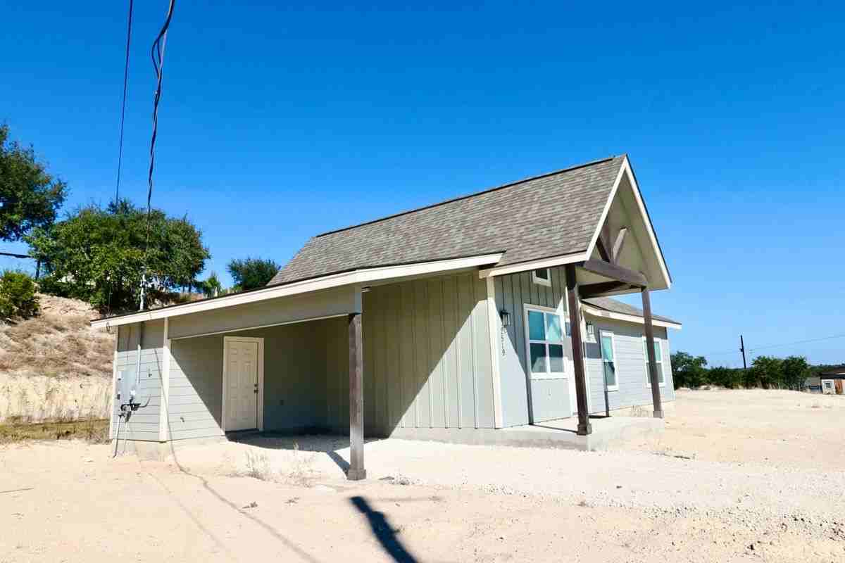 2519 Golf Dr - Photo 2 of 15