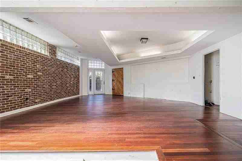 1112 Delaware Avenue Southeast - Photo 7 of 30