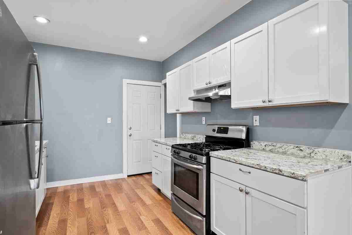 1673 Calvert Street - Photo 3 of 22