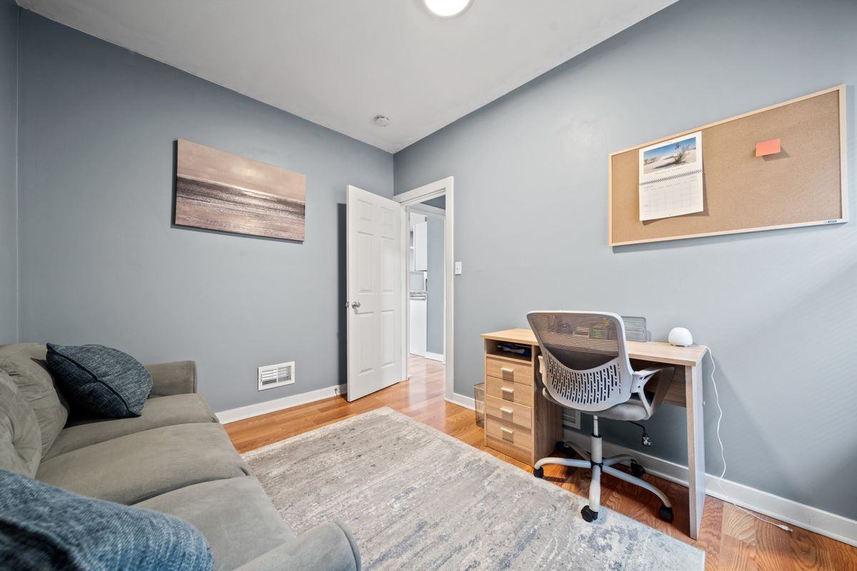 1673 Calvert Street - Photo 5 of 22