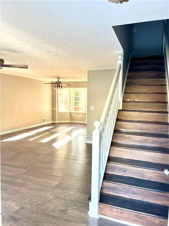 3990 Rocmar Drive - Photo 7 of 33