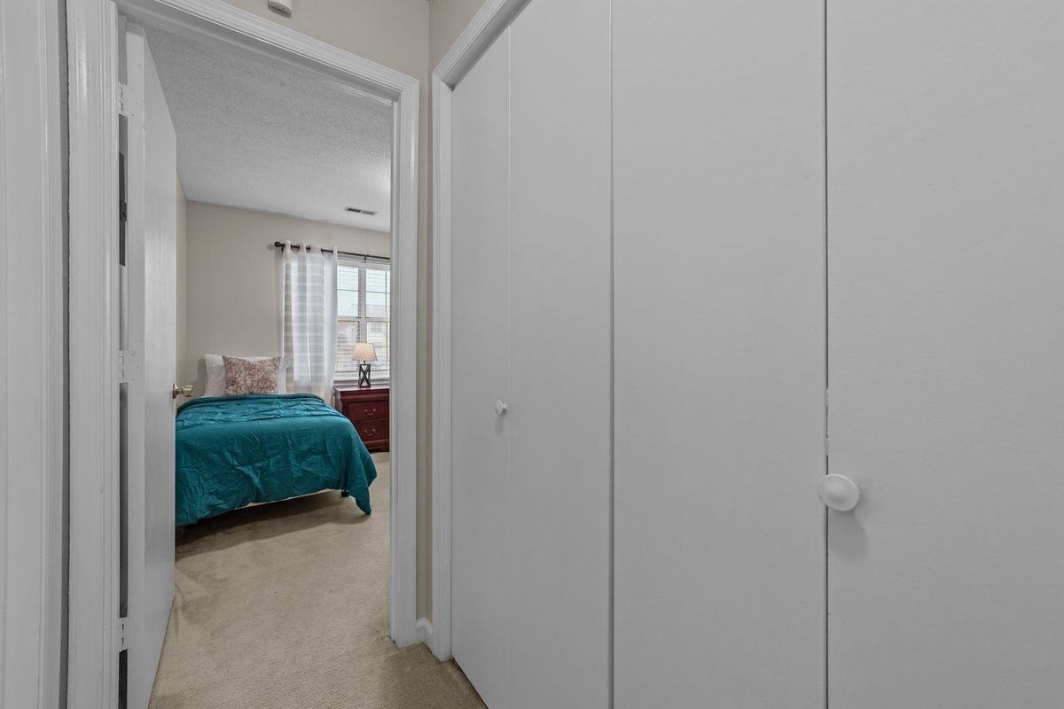 4330 Edith Lane - Photo 3 of 24