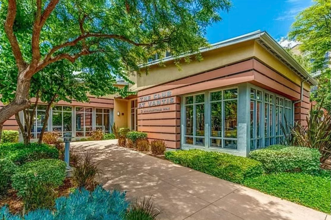 16 Compass Ct - Photo 5 of 9