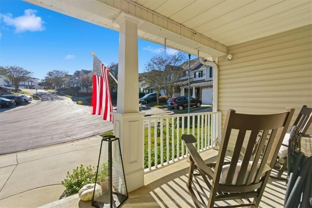 421 Red Coat Lane - Photo 2 of 33