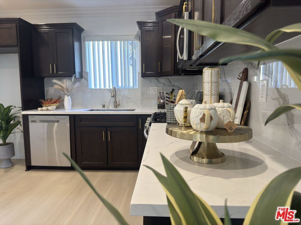 3917 Dwiggins Street - Photo 5 of 17