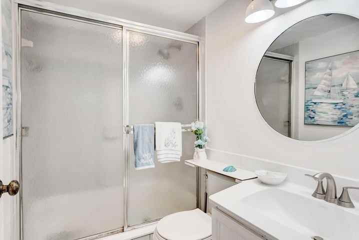 716 Northeast 20th Lane - Photo 5 of 32