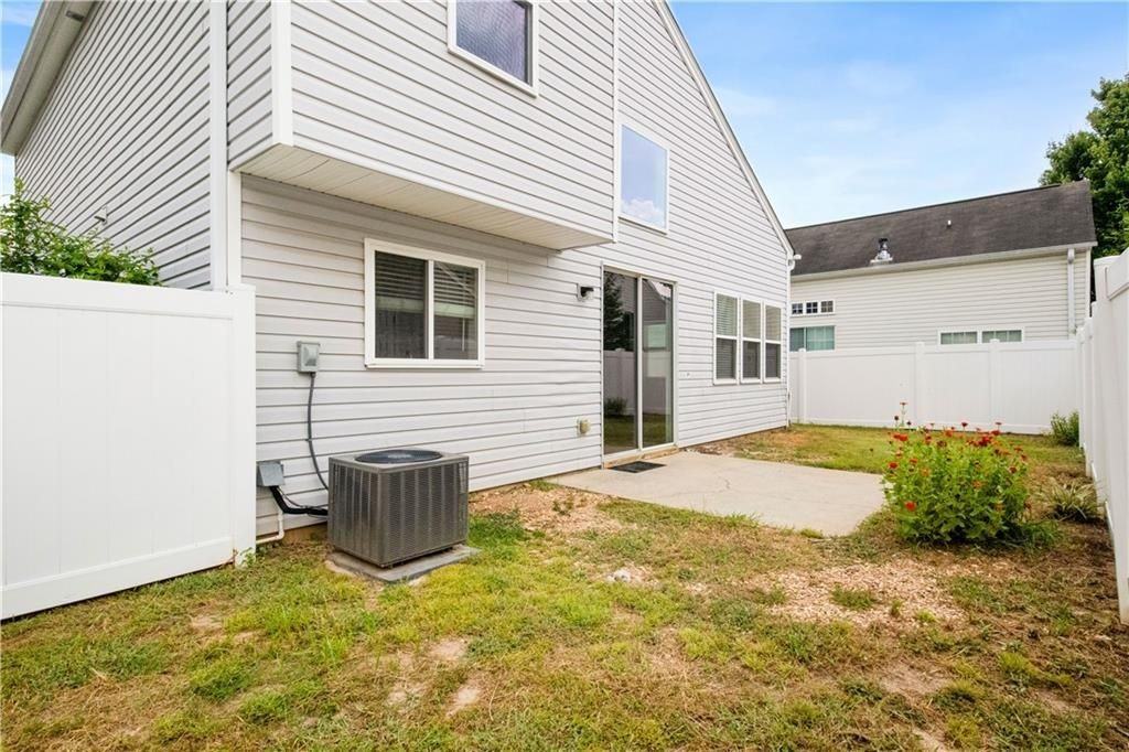 252 Hiawassee Drive - Photo 3 of 16