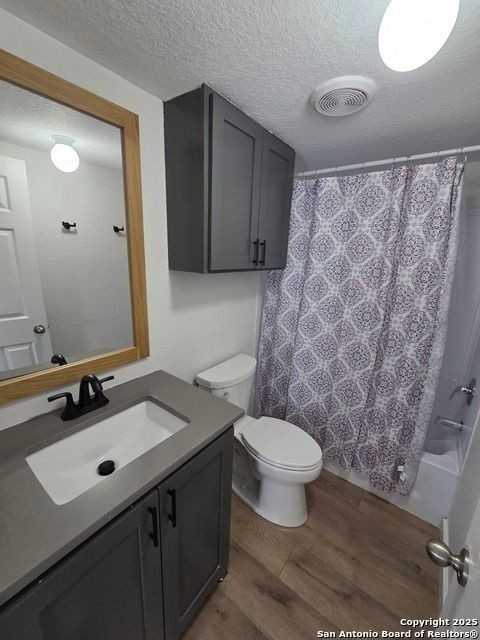 1284 Glenn Drive - Photo 3 of 6