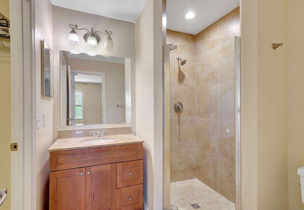 714 111th Avenue North - Photo 4 of 9