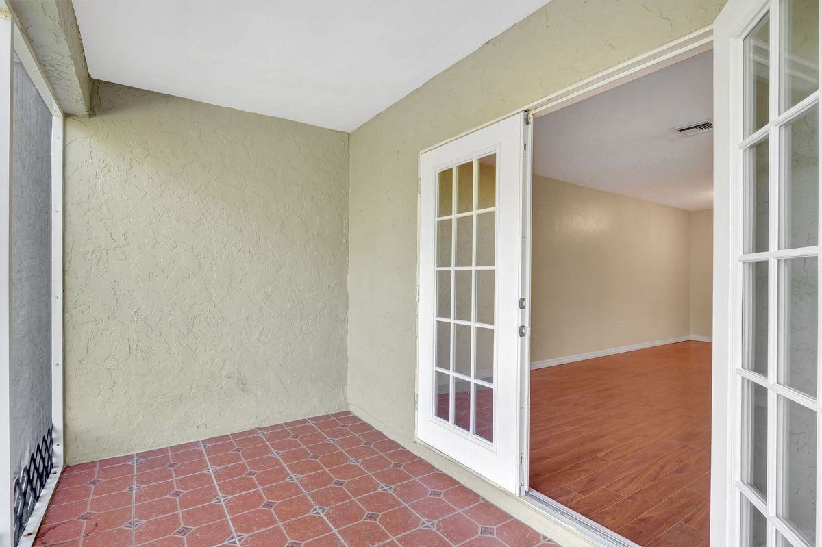 714 111th Avenue North - Photo 7 of 9