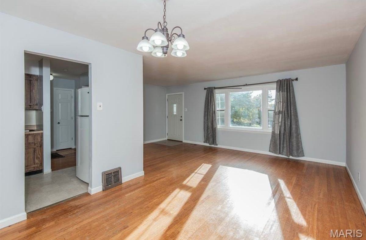 10701 Saint Henry Lane - Photo 3 of 15