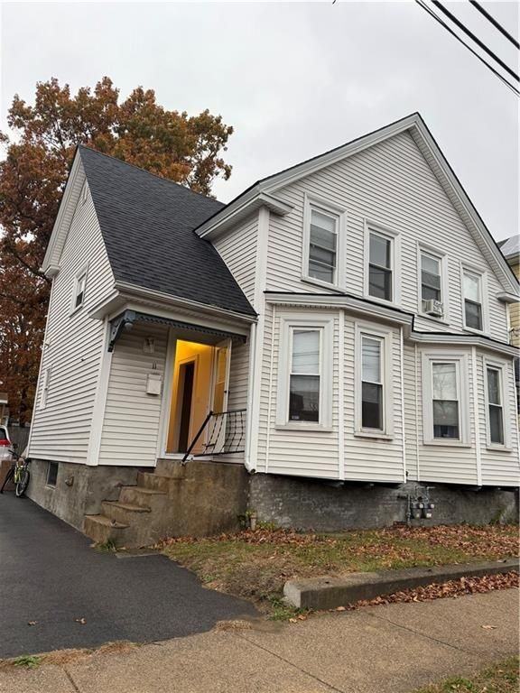 11 Downing Street - Photo 2 of 10