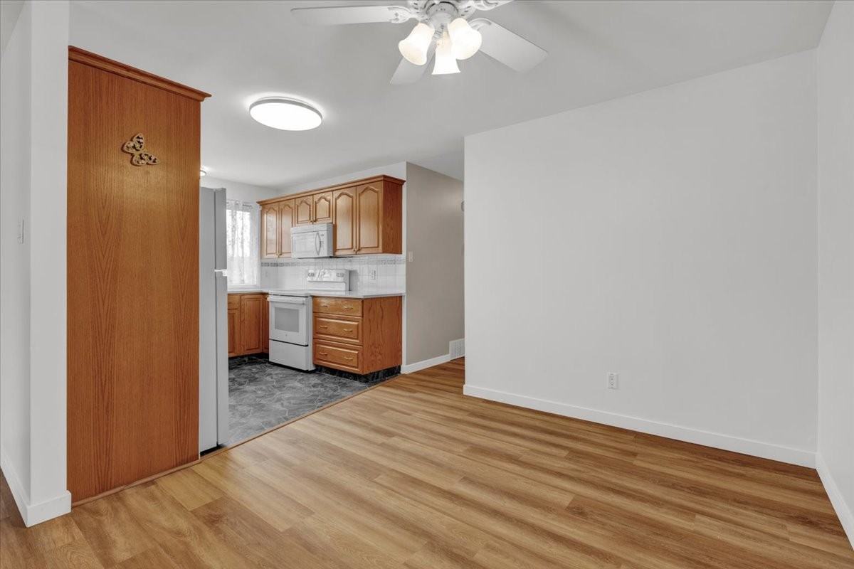 10822 134 Ave Nw - Photo 6 of 45