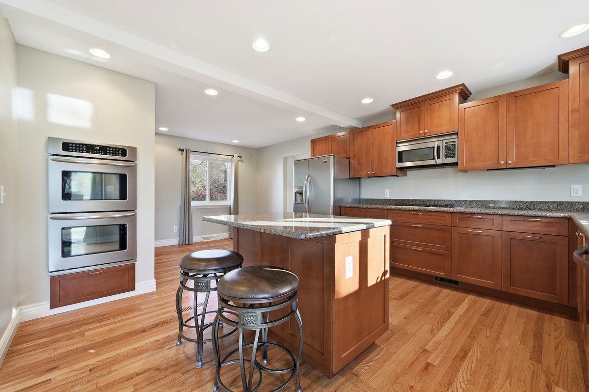 5595 Birdview Heights - Photo 3 of 29