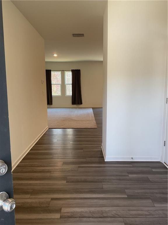 305 Pond Ct - Photo 2 of 25