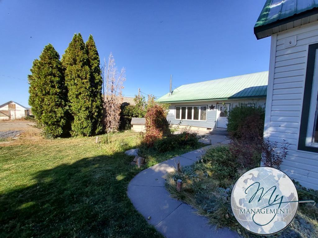 3431 Ne #B - Photo 3 of 50