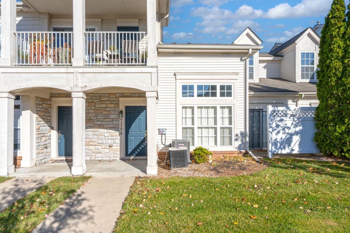 7104 Addington Drive - Photo 2 of 36