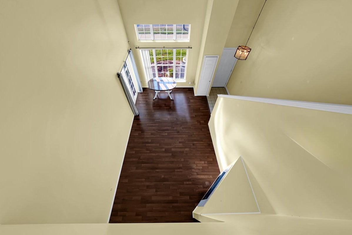 7104 Addington Drive - Photo 5 of 36