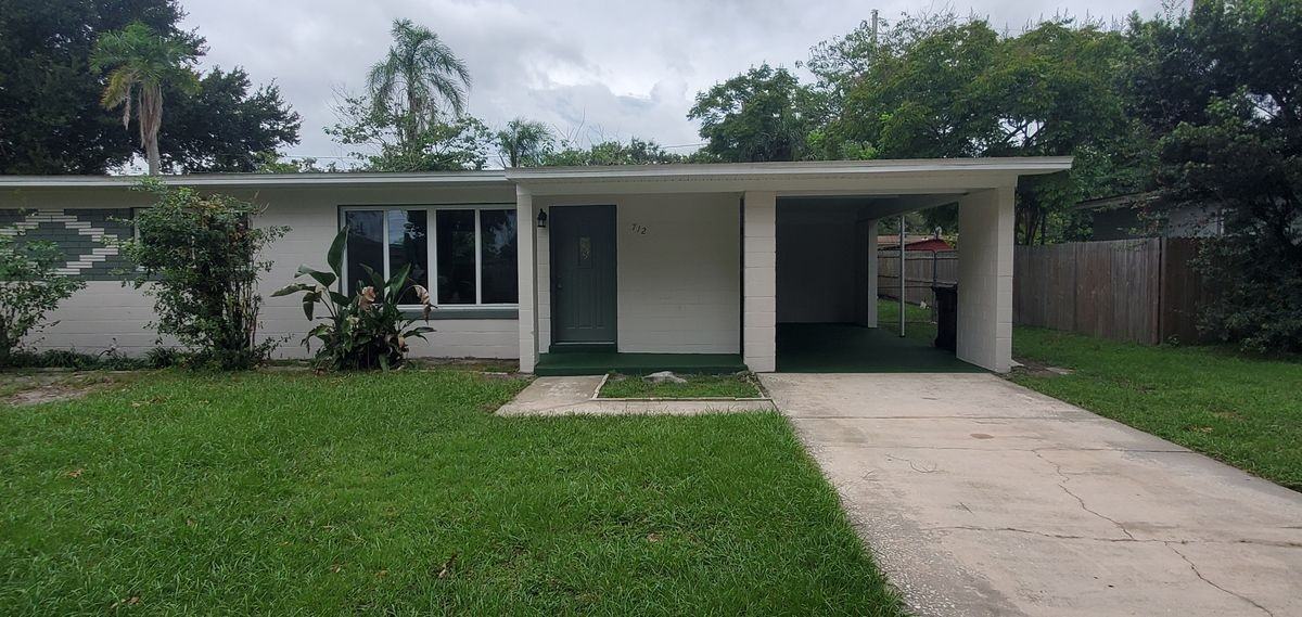 712 Saint Lucie Lane