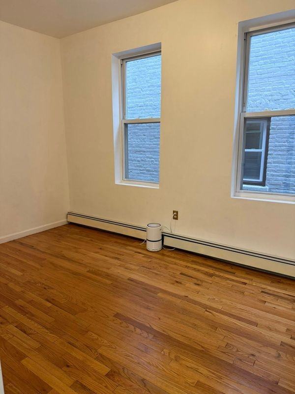 1744 Weeks Avenue ##2 - Photo 3 of 17