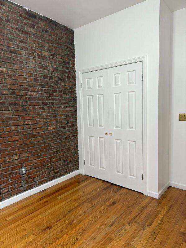 1744 Weeks Avenue ##2 - Photo 4 of 17