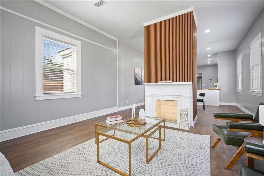 354 South Dearborn Street - Photo 7 of 24