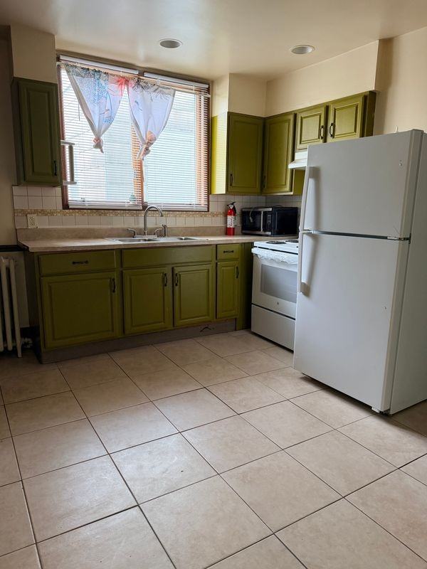 90 Woodlawn Avenue - Photo 6 of 11