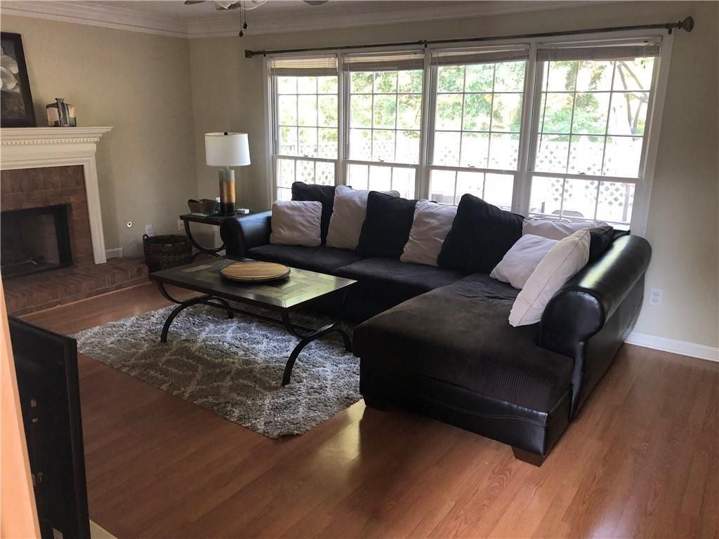 490 Sherman Oaks Way - Photo 2 of 16