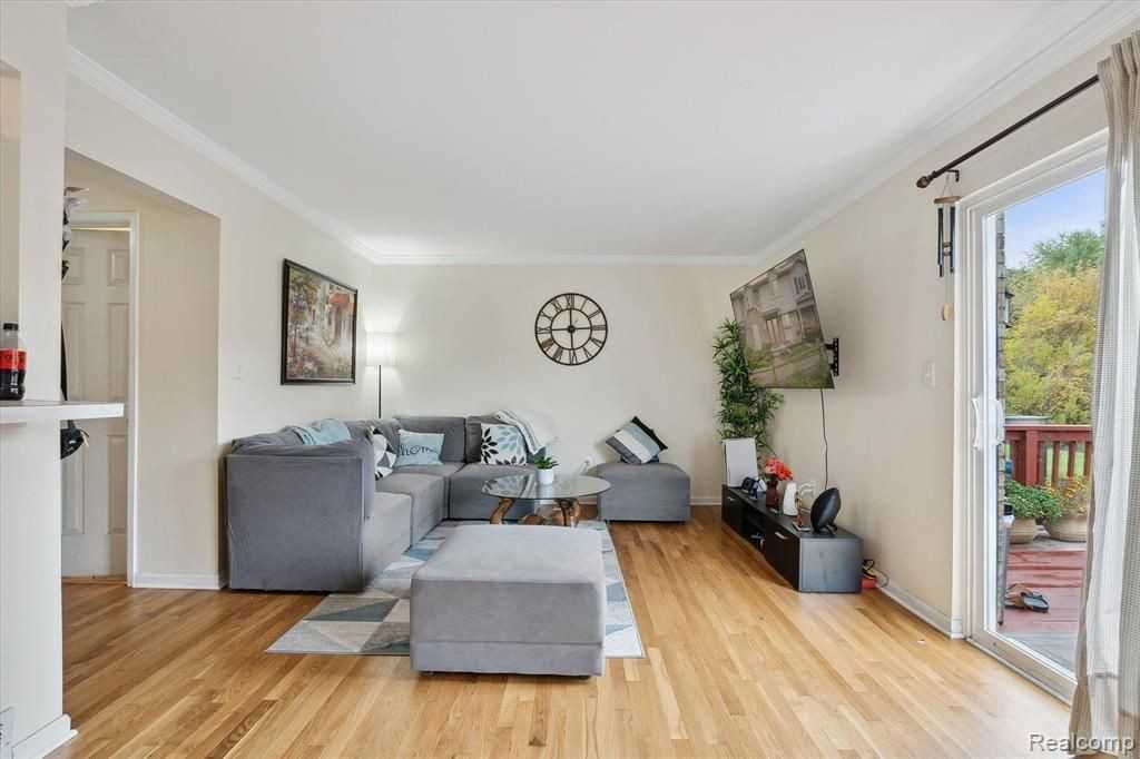 44563 Savery Drive - Photo 7 of 25