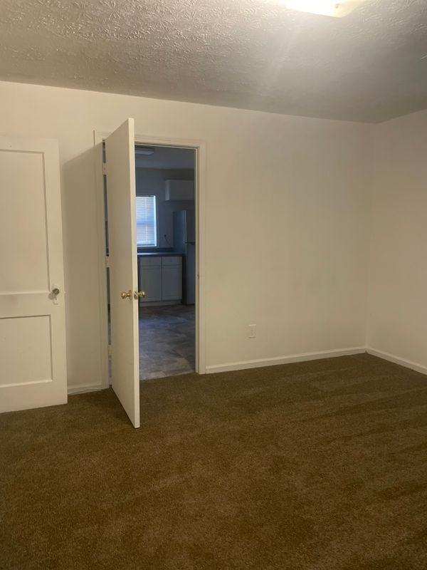 2294 Bouldercrest Rd Se - Photo 2 of 13